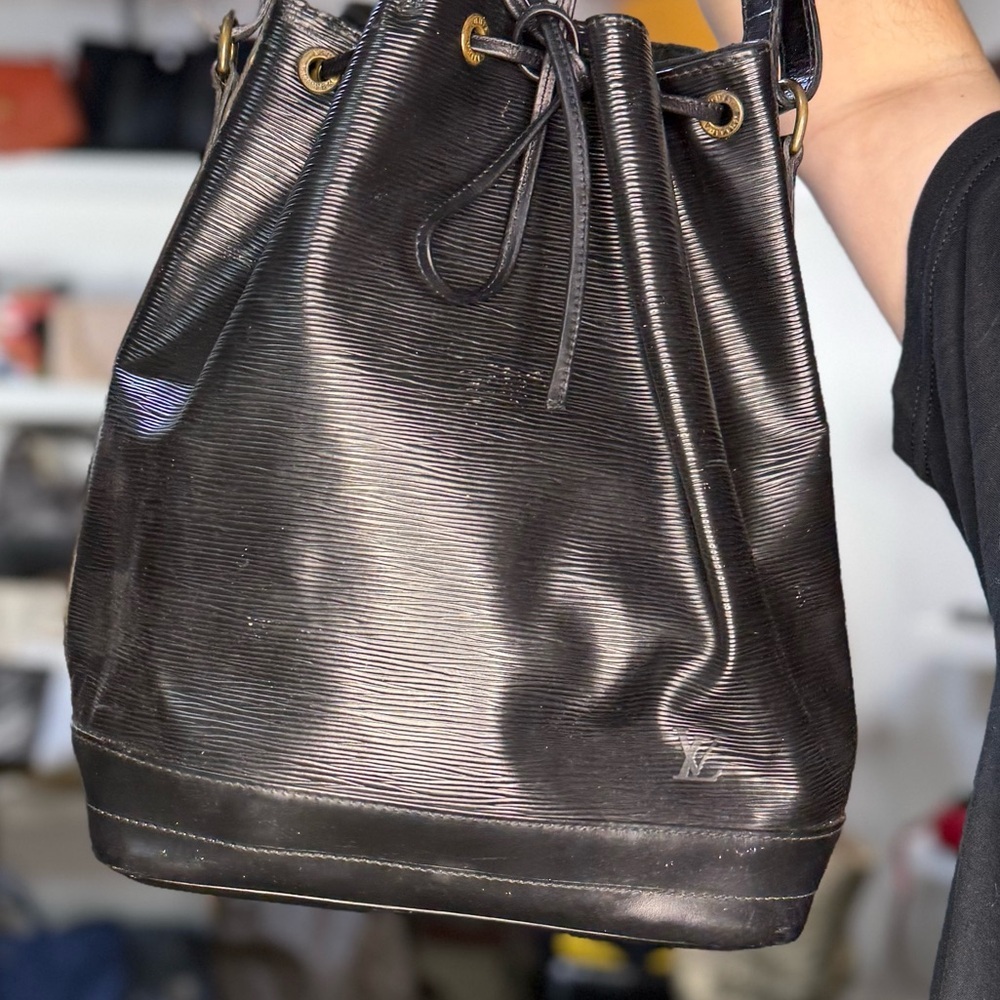 LV BLACK EPI NOE